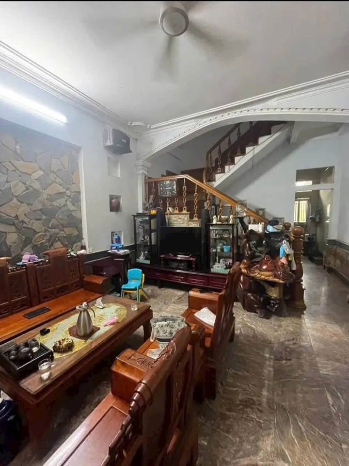 Nhà 3 Tầng Mặt Tiền Hoàng Liên - Kinh Doanh Sầm Uất, Đối Diện Công Viên Nhạc Sơn