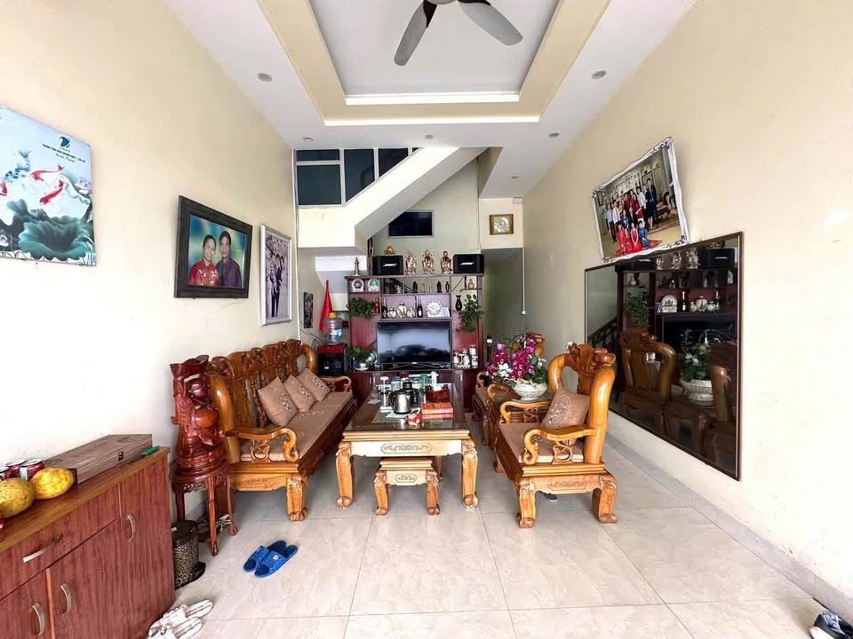 Nhà 1.5 Tầng Mặt Tiền 6m Đường Thuỷ Hoa, Lào Cai - KD Sầm Uất 108m², Giá 8.x Tỷ