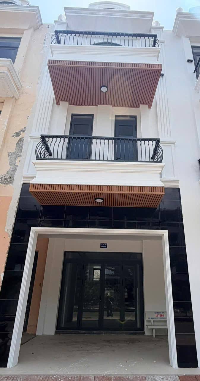 Nhà 1 Trệt 2 Lầu Sân Thượng - Trục Chính KDC Vạn Phát, Sóc Trăng - 3 Tỷ