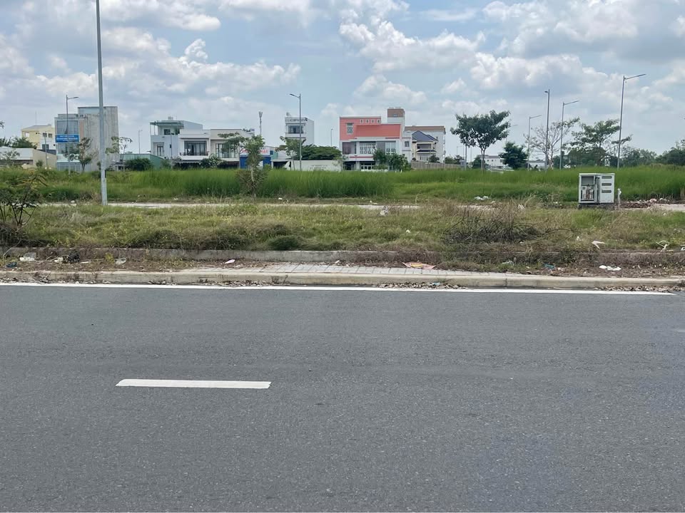 Bán Gấp Nền Golden City Châu Phú 90m² - Mặt Tiền Công Viên