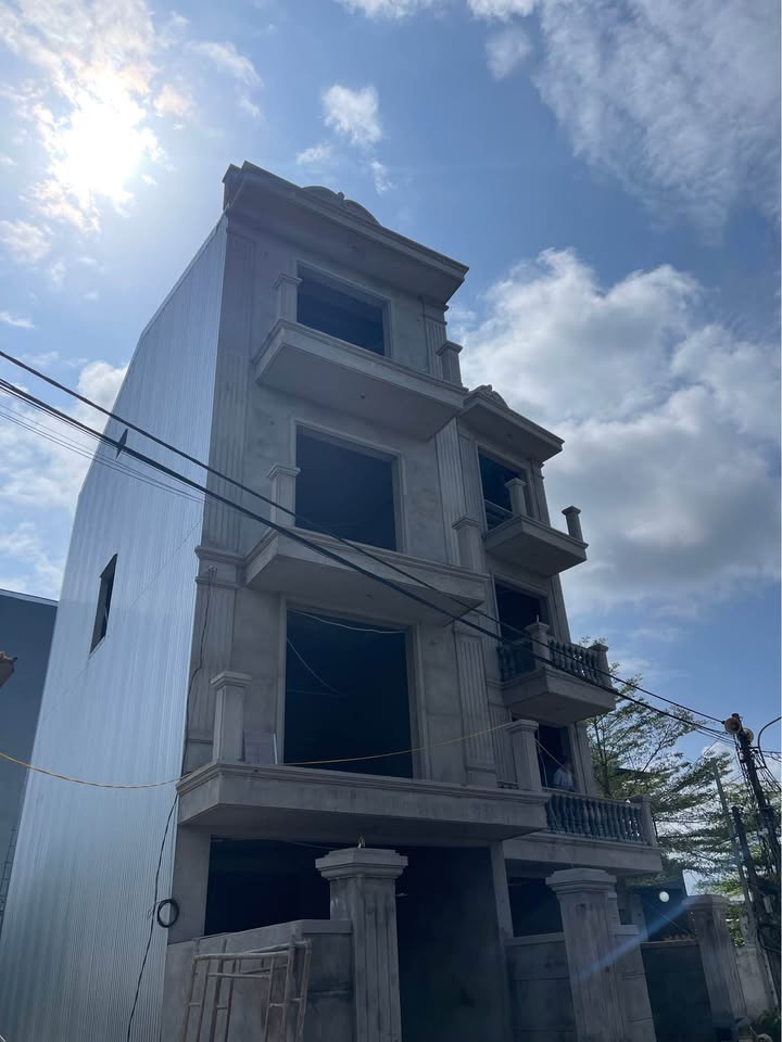 Nhà Song Sinh Tân Cổ Điển Nguyễn Như Chương, Huế - 68m² Full Nội Thất