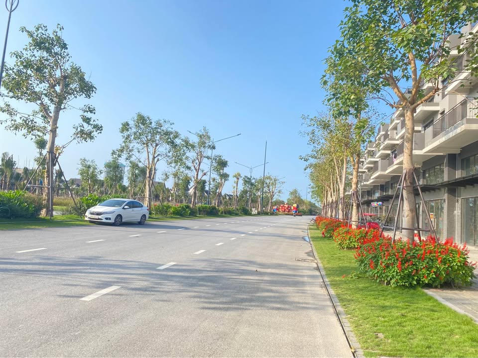 Nhà 4 Tầng Đại Lộ Hùng Vương - Ecopark Vinh 108m² - Sổ Hồng Lâu Dài