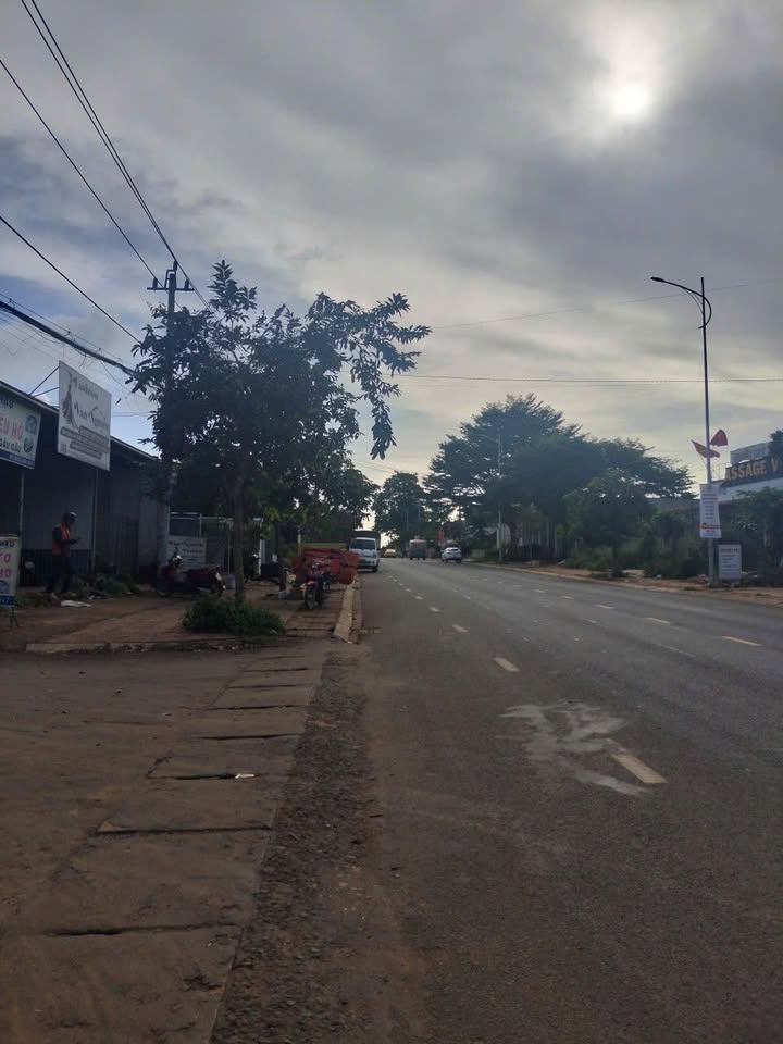 Mặt Tiền Trần Hưng Đạo - Buôn Hồ: Đất Kinh Doanh 418.5m² - Giá 9 Tỷ