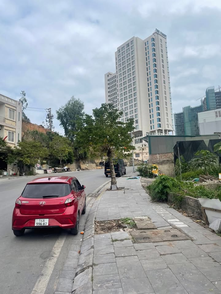 Bán Gấp Nhà 3 Tầng Mặt Đường Hậu Cần Bãi Cháy - 134m², Hướng Biển