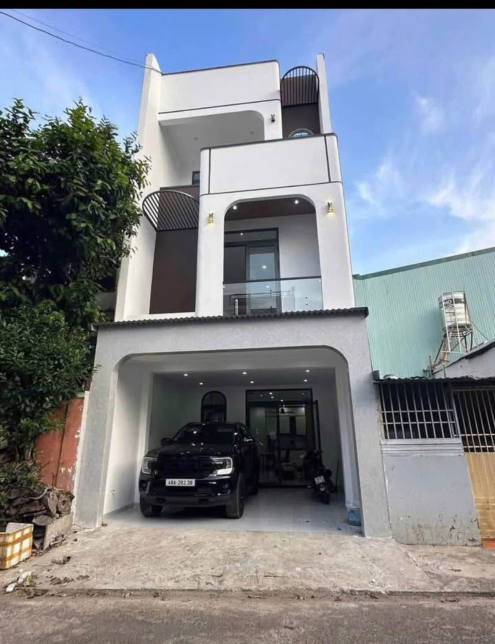 Nhà 3PN Hẻm 99 Đông Khởi, BMT - Full Nội Thất, Xe Hơi Thoải Mái