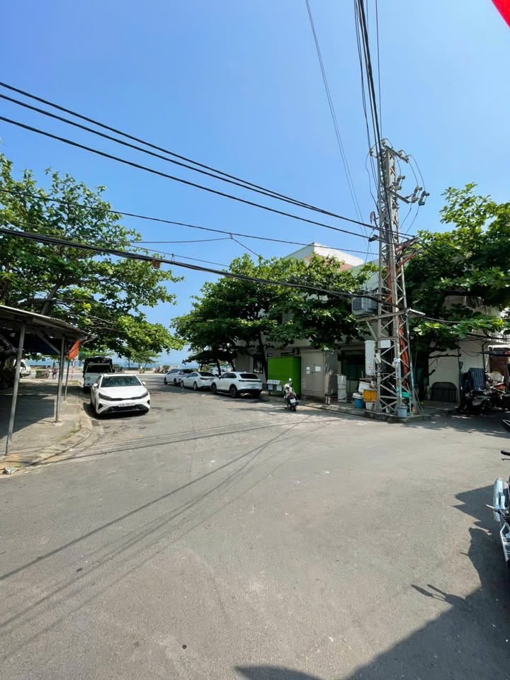 Nhà 106m² Nguyễn Tất Thành, Đà Nẵng - Ô Tô Đậu, Gần Biển, Sổ Hồng