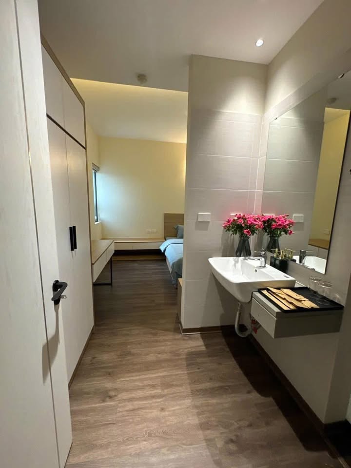 Cho thuê căn hộ 3PN Bách Khoa, Hà Nội - 180m² full nội thất cao cấp