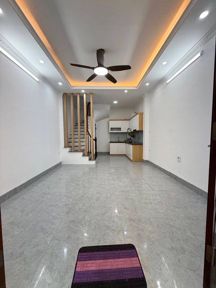Nhà 33m² 5 tầng, Ngõ ô tô Việt Hưng, Long Biên - 7.2 tỷ