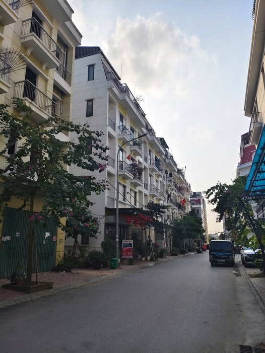 Nhà Liền Kề Phú Lương 80m² - Mặt Tiền Rộng 5m, Giá 15 Tỷ