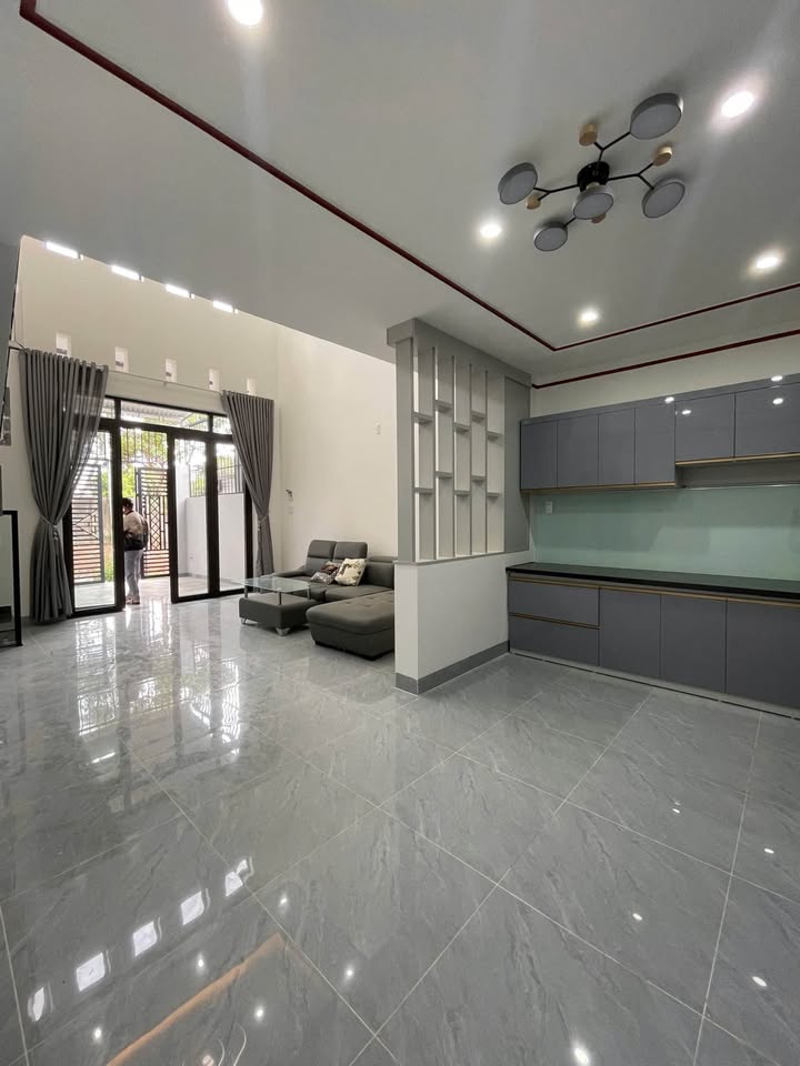 Nhà Hẻm Lê Đại Hành, Pleiku 90m² - Giá 1.5 Tỷ, Full Thổ Cư, Sẵn Ở