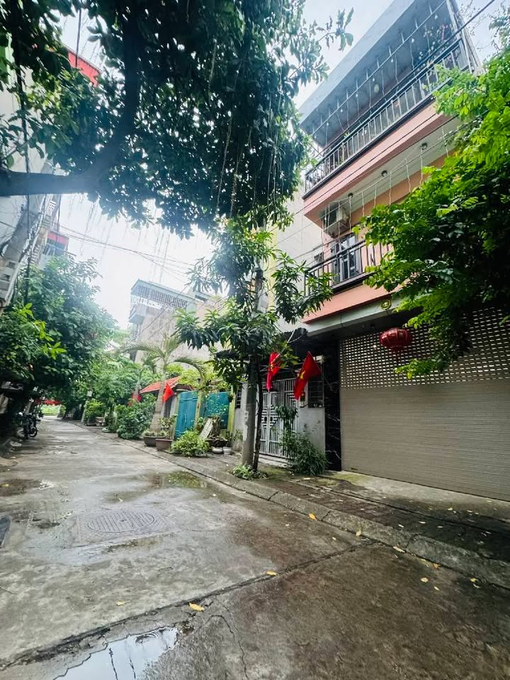 Bán Biệt Thự Kinh Doanh 80m² Yên Viên, Gia Lâm - Ô Tô Tránh, Ngõ Thông