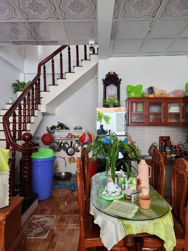 Nhà 110m² Phường 8 Cà Mau - 2 Tỷ 1, Hẻm 4m, Full Thổ Cư