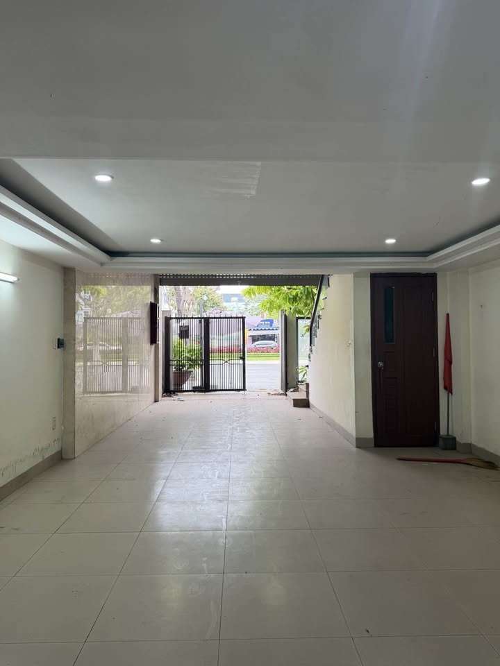 Nhà Phố 4 Tầng Mặt Tiền 30/4, Đà Nẵng - Kinh Doanh Đa Ngành, 160m², 24 Tỷ