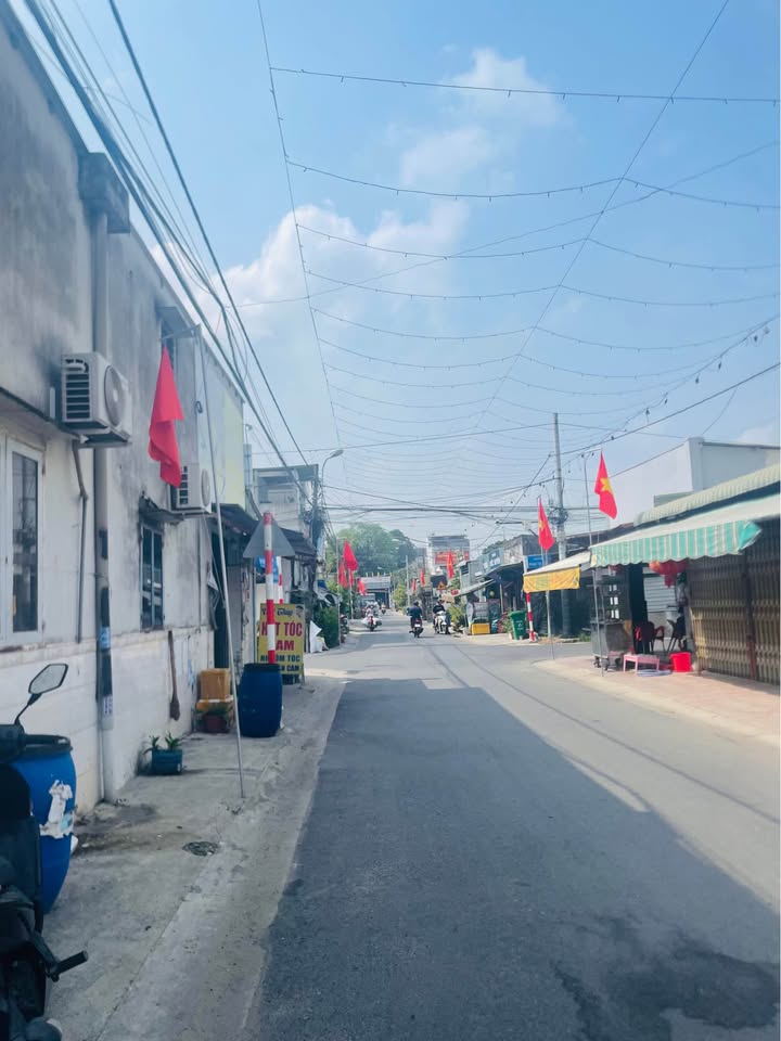 Nhà Mặt Tiền Tỉnh Lộ 8, Bình Tân - 120m² Full Thổ Cư, 2 Tầng - 4.2 Tỷ TL