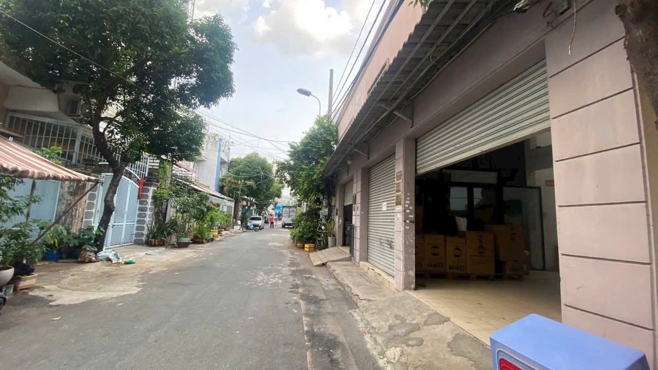 Cho thuê kho 108m² hẻm container Thoại Ngọc Hầu, Tân Phú - 9 triệu/tháng