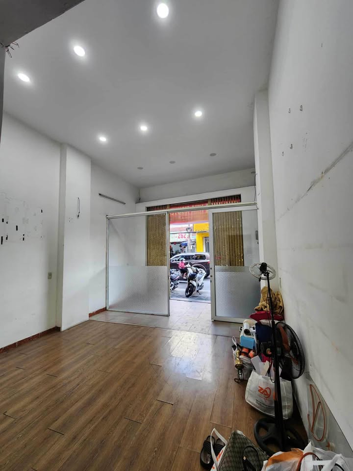 Nhà Mặt Tiền Kinh Doanh Trần Cao Vân, Đà Nẵng - 70m², Giá 10 Triệu/Tháng