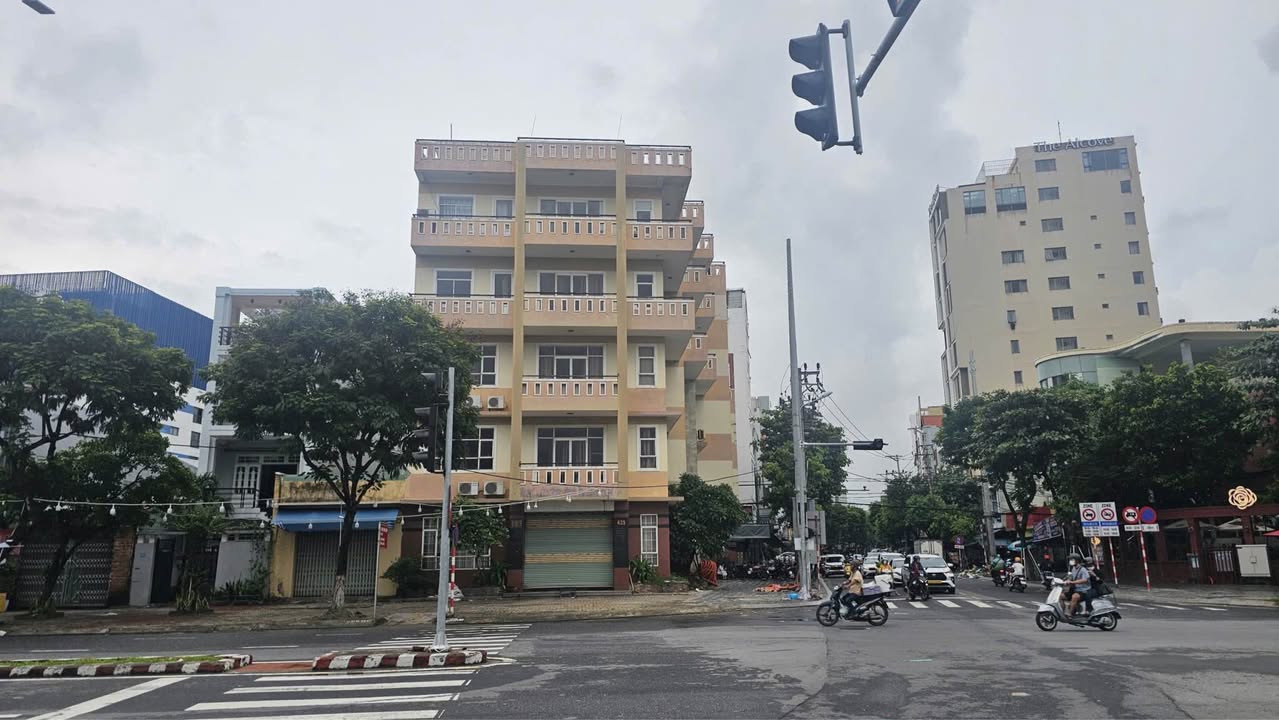Khách sạn 6 tầng mặt tiền biển Nguyễn Tất Thành, Đà Nẵng - 160.8 tỷ