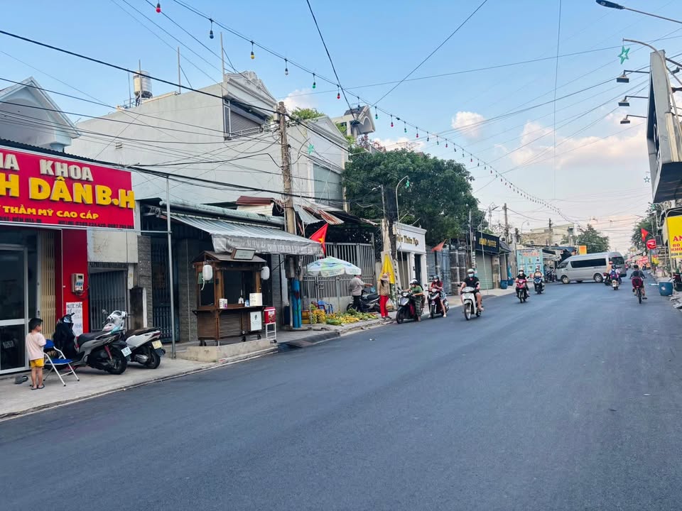 Nhà Mặt Tiền Huỳnh Dân Sanh, Biên Hòa - 300m² Kinh Doanh Sầm Uất, Sổ Đỏ Riêng