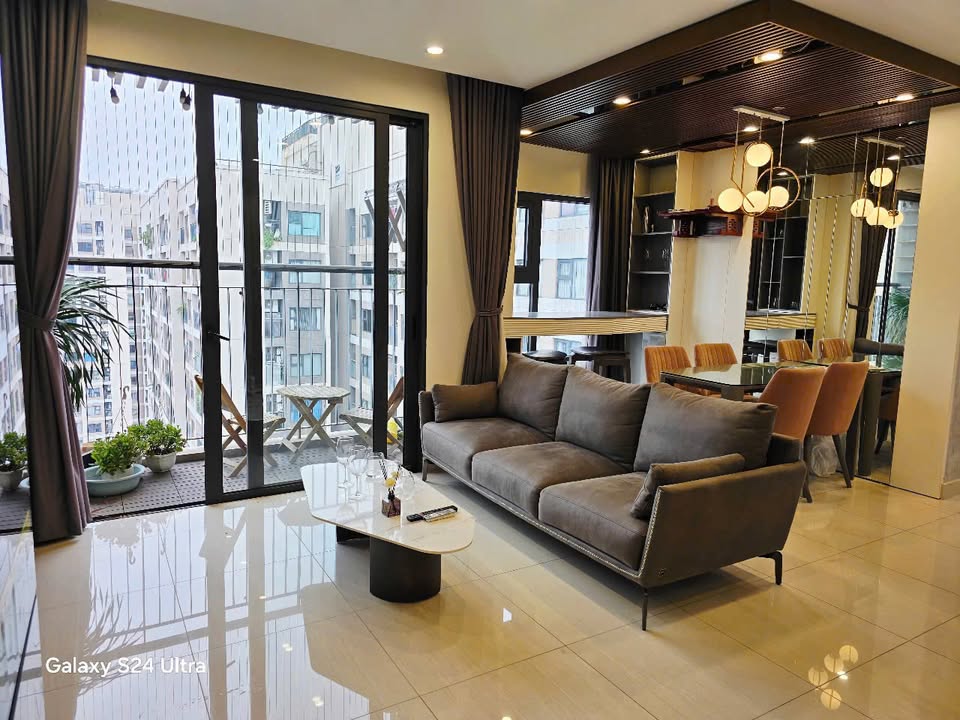 Bán Căn Hộ Vinhomes Smart City 64m² - Giá 5.1 Tỷ, Full Nội Thất