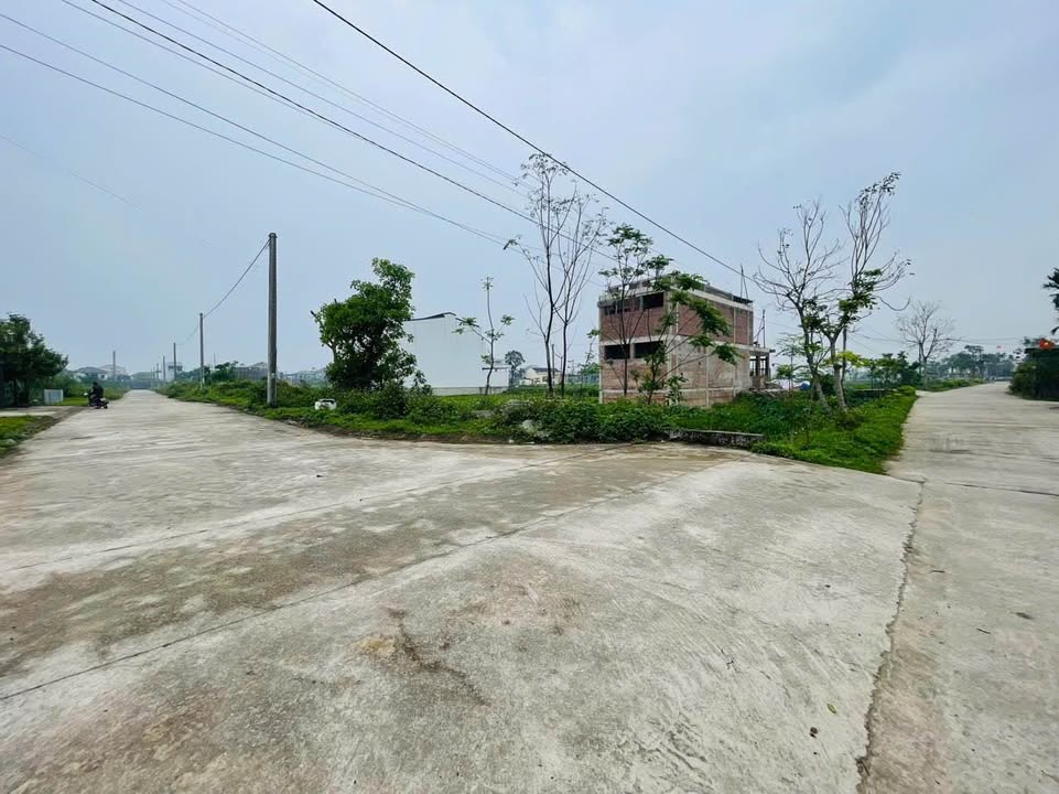 Đất nền Hà Tĩnh 105m² - Mặt tiền đường 18m, giá 2.3 tỷ