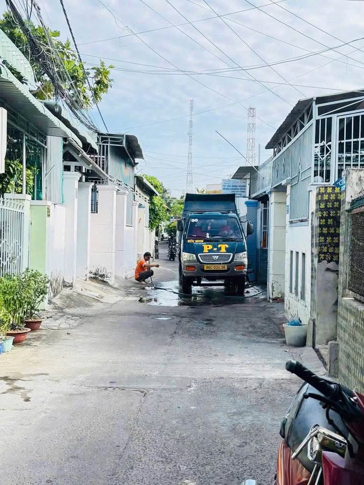 Nhà 1 Trệt 1 Lầu Full Nội Thất Gỗ Hương - Phan Thiết 61.4m² Giá 2.4 Tỷ