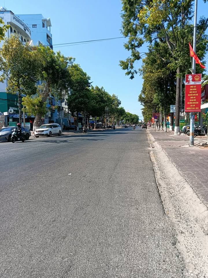 Nhà Cấp 4 Mặt Nhựa Phan Thiết 100m² - Giá Thuê 6 Triệu/Tháng