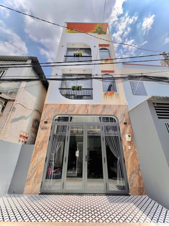 Nhà Gò Vấp 4PN - Hẻm Xe Hơi, Sổ Hồng Riêng, Giá 6.95 Tỷ