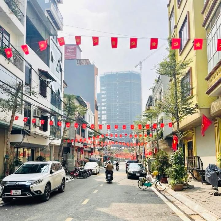 Nhà 6 Tầng An Dương Vương, Tây Hồ - 40.3m², 12.5 Tỷ - Sẵn Sàng Ở Ngay!