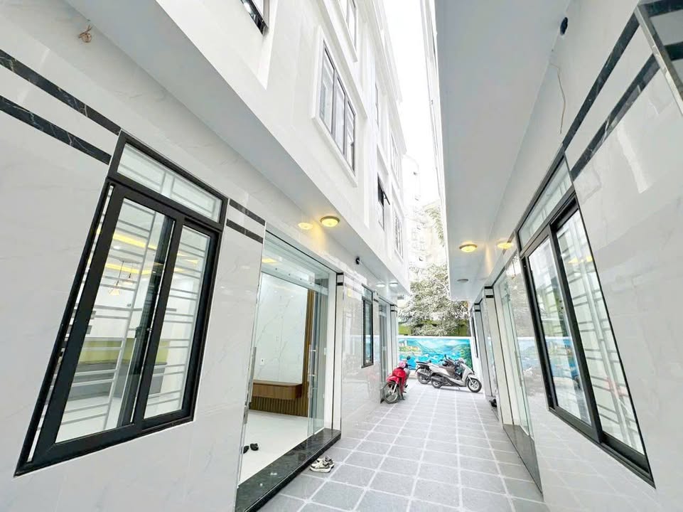 Nhà 3 Tầng Phố Cát Cụt 35m² - Sổ Đỏ, Giá 2.42 Tỷ