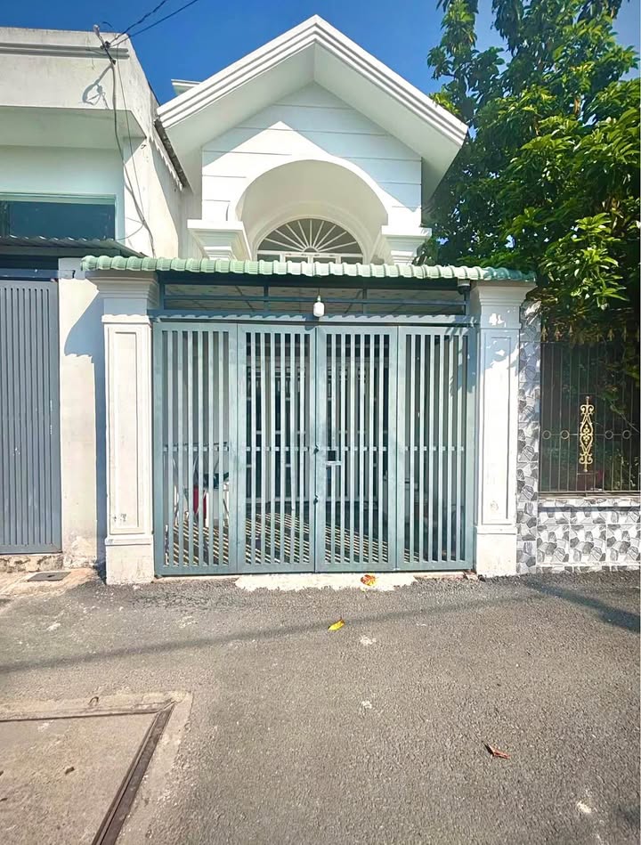 Nhà Hóc Môn 68m² - Xe Hơi Tới Cửa, Sát Chợ Đông Quang - 4.2 Tỷ TL