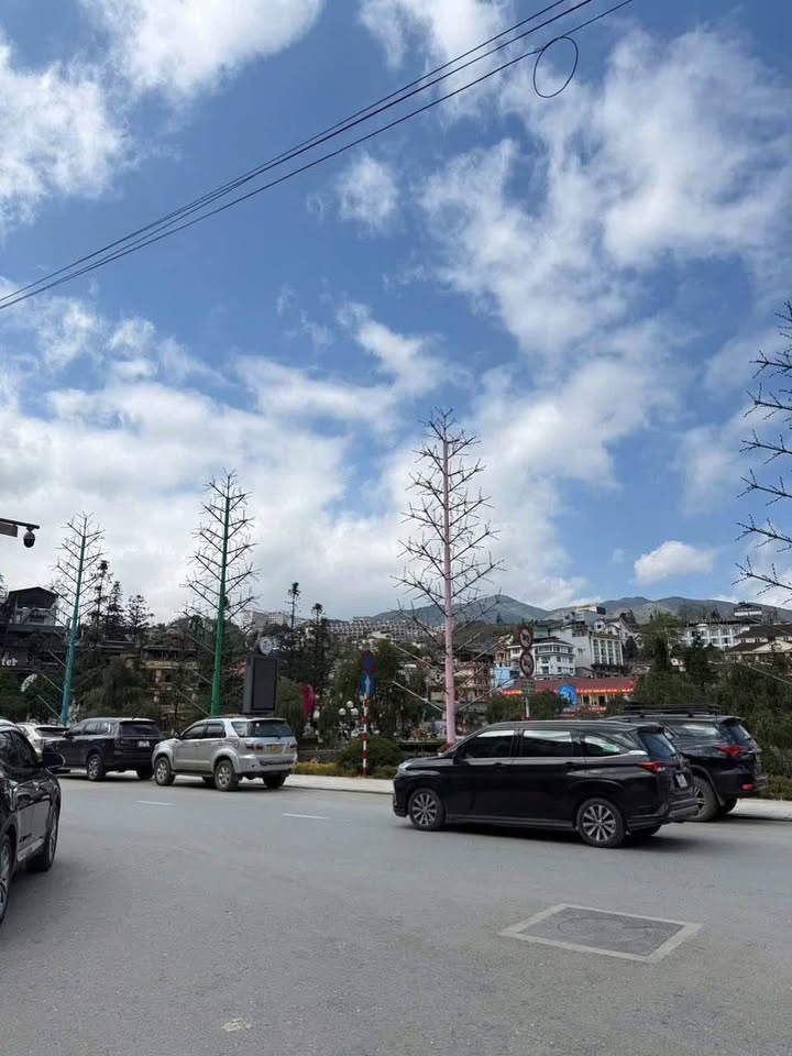 Nhà hàng mặt tiền trung tâm Sa Pa 90m² - Kinh doanh sinh lời ngay!