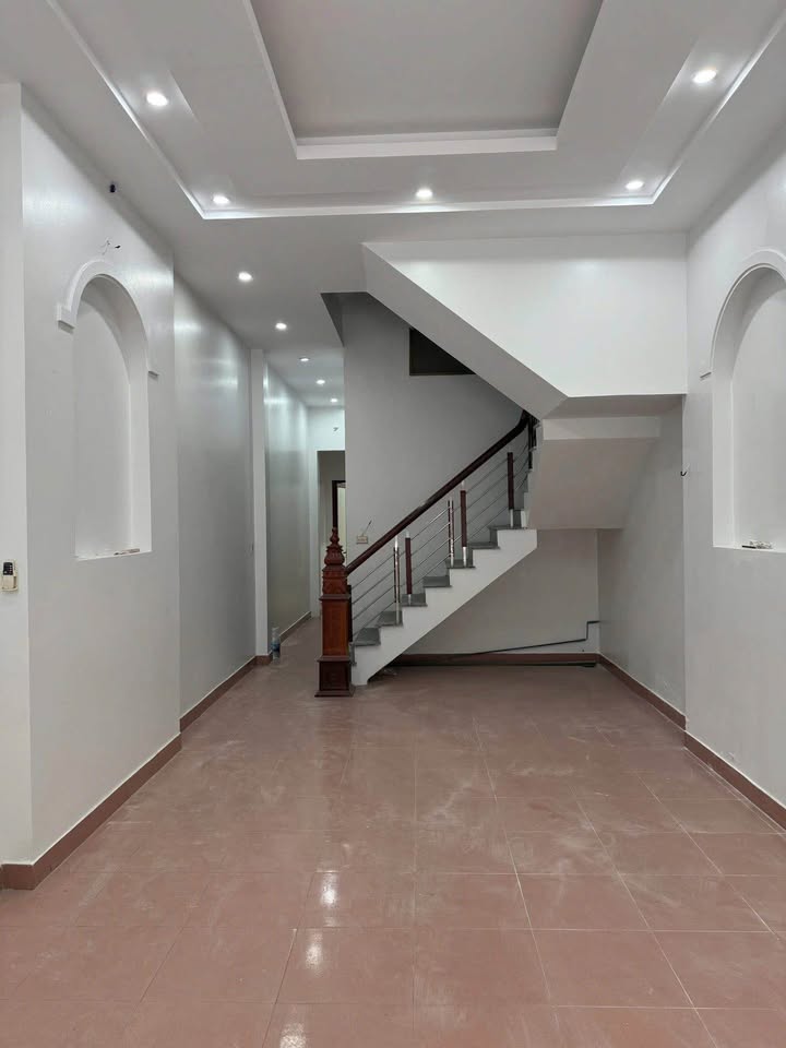 Nhà 3 Tầng Phố Mới, 80m², 4.3 Tỷ - Kinh Doanh Sầm Uất