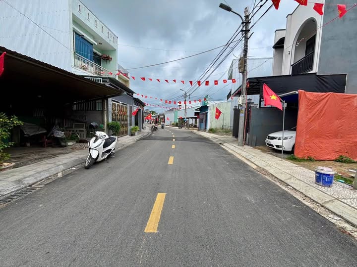 Nhà Mặt Tiền Kinh Doanh 200m² Hòa Tiến, Đà Nẵng - Giá 3.2 Tỷ