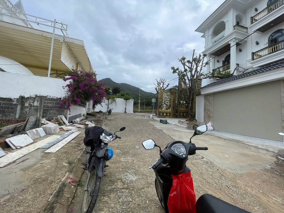 Biệt Thự View Biển Bắc Nha Trang 303m² - 17.3 Tỷ - Lô Đẹp Kinh Doanh