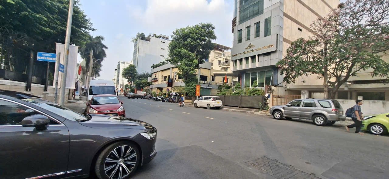 Nhà Mặt Phố Hoàng Việt Tân Bình 85m² - 17 Tỷ, Sổ Hồng Riêng