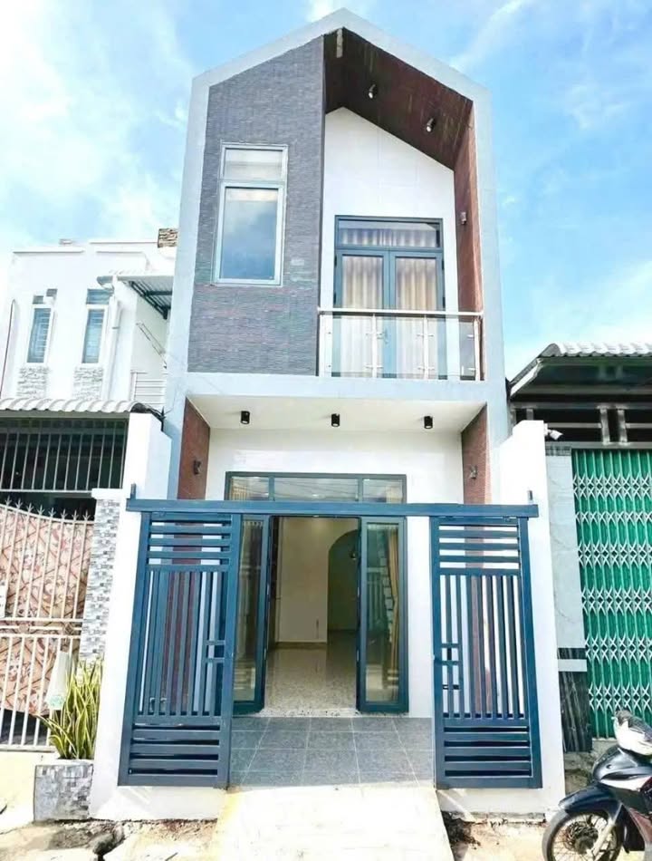 Nhà Đẹp 2.15 Tỷ, Hẻm Trung Tâm Nguyễn Văn Linh, Sóc Trăng - Sẵn Sàng Dọn Vào Ở