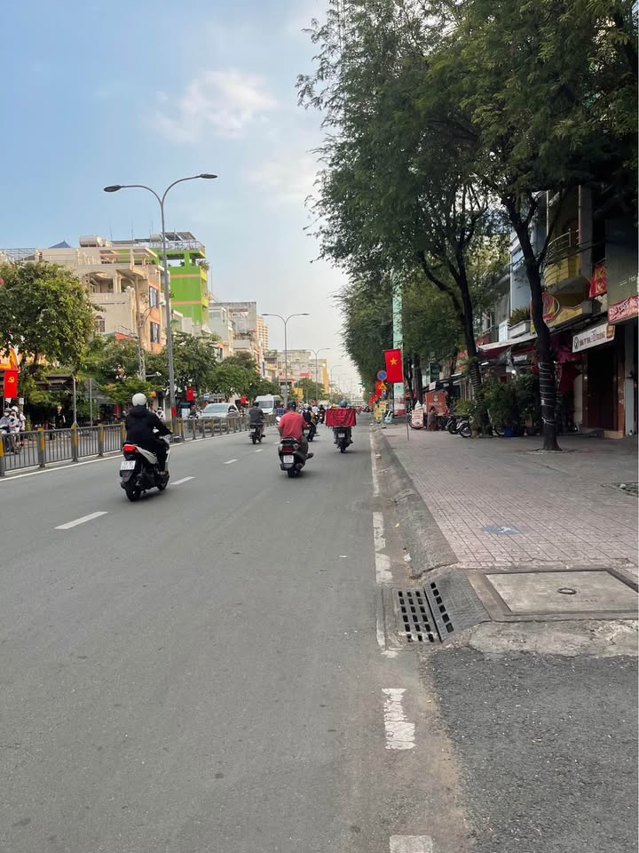 Nhà Mặt Tiền Kinh Doanh Minh Phụng, Quận 11 - 60m², 5 Tầng, Giá Đầu Tư 16 Tỷ