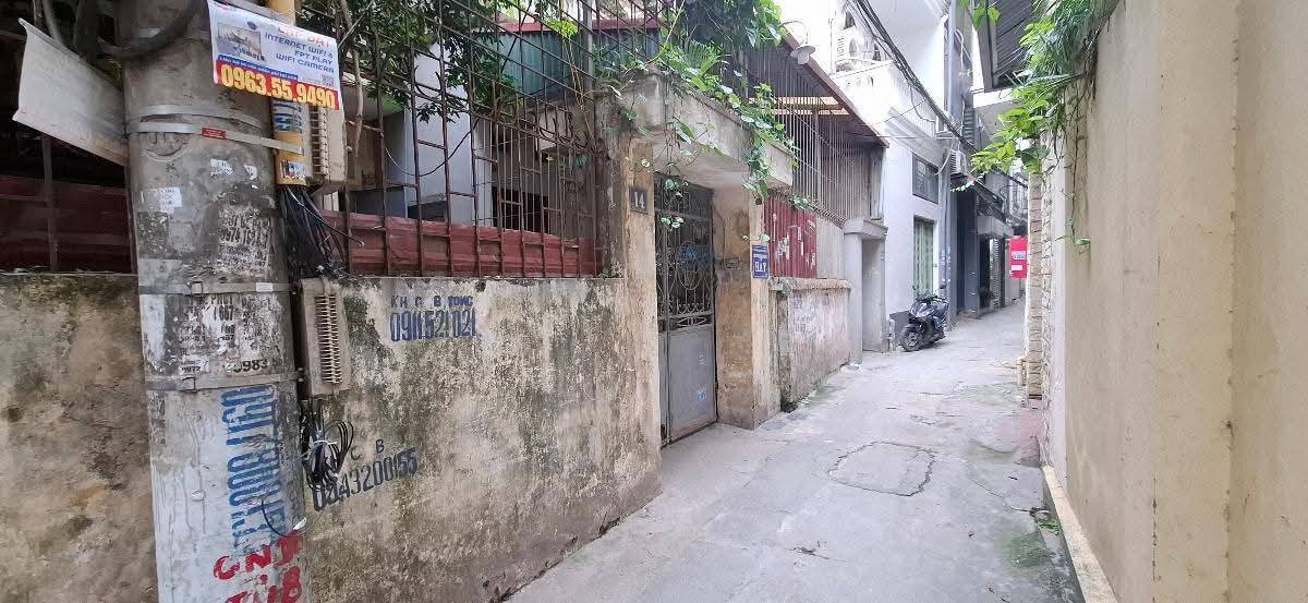 Bán đất tặng nhà 100m² Phạm Văn Đồng, Bắc Từ Liêm - 17.8 tỷ, Sổ đỏ chính chủ