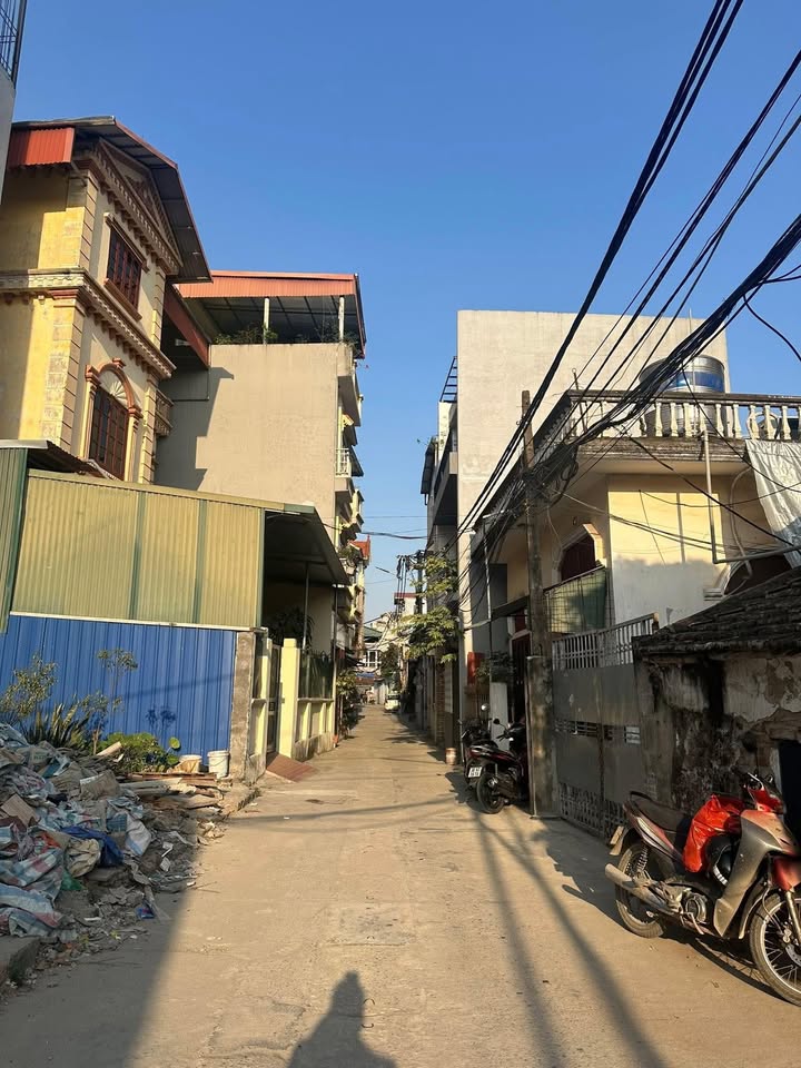 Nhà 43m² Đồng Trì - Thanh Trì, Ô tô Đỗ Cửa, Hơn 6 Tỷ