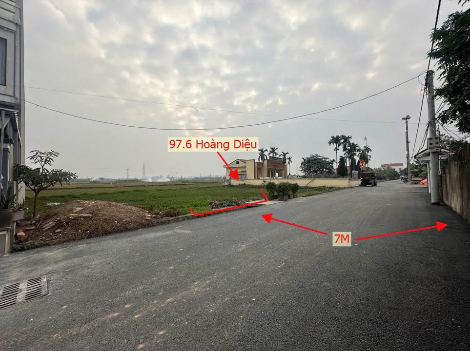 Đất nền Chương Mỹ 97.6m² Sổ đỏ chính chủ - Trục chính sầm uất