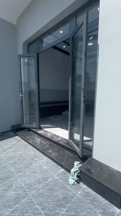 Nhà Mặt Tiền 111m² Cần Giuộc - Sổ Hồng Riêng, Giá 2.2 Tỷ