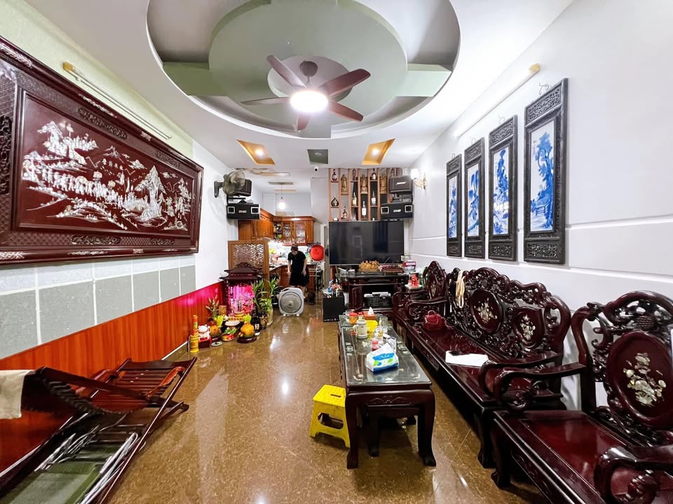 Nhà 5 Tầng Phú Đô 33m² - 7.x Tỷ - Ô tô tránh 10m