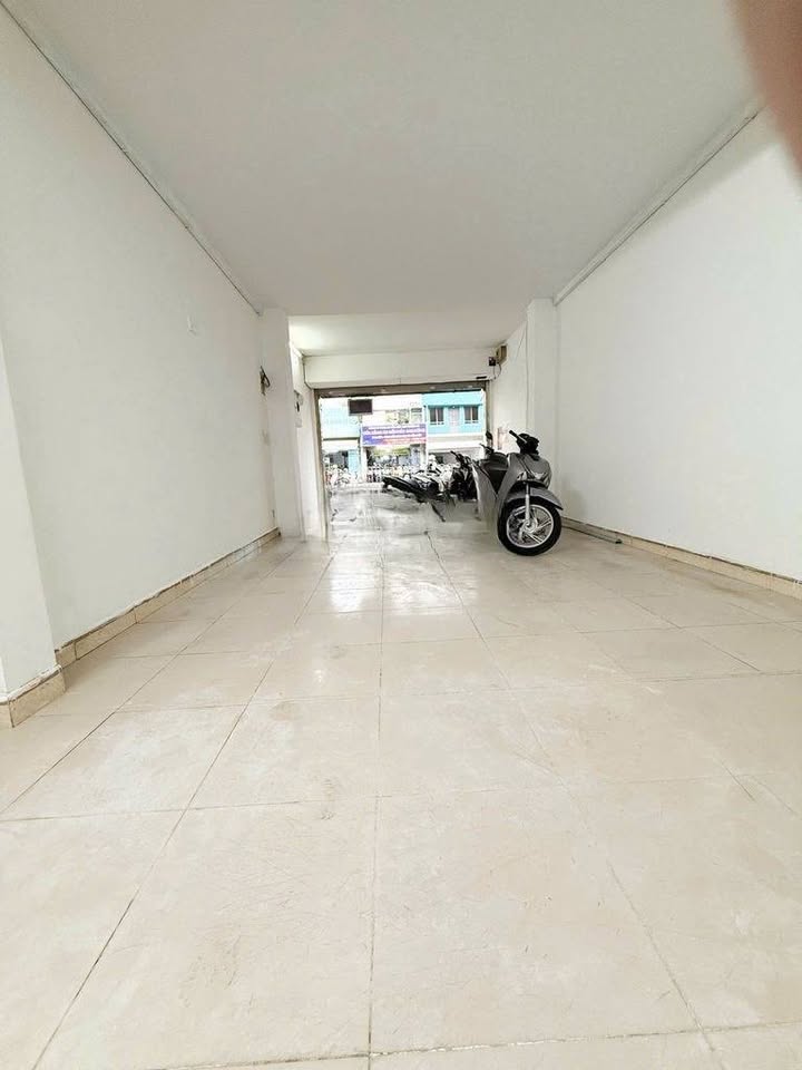 Mặt Bằng Kinh Doanh Mặt Tiền Hoàng Văn Thụ, Phú Nhuận - 50m², Giá 22 Triệu