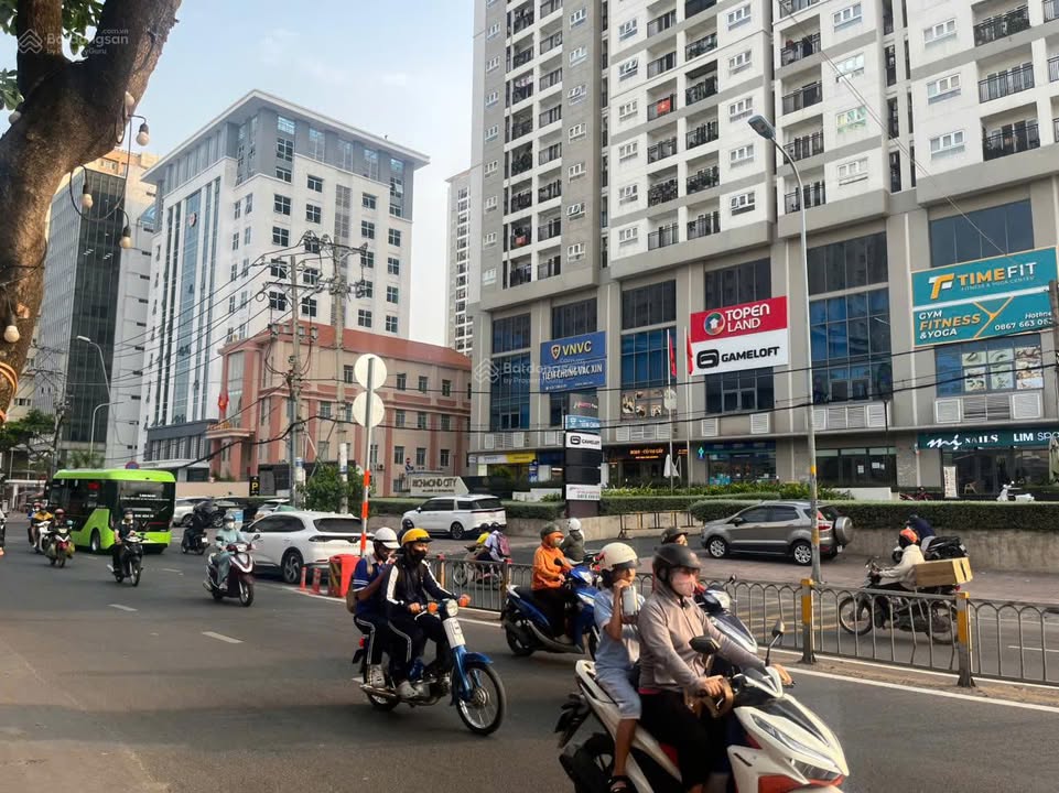 Mặt Phố Nguyễn Xí, Bình Thạnh - Mặt Tiền Kinh Doanh 79m², 28 Triệu/Tháng