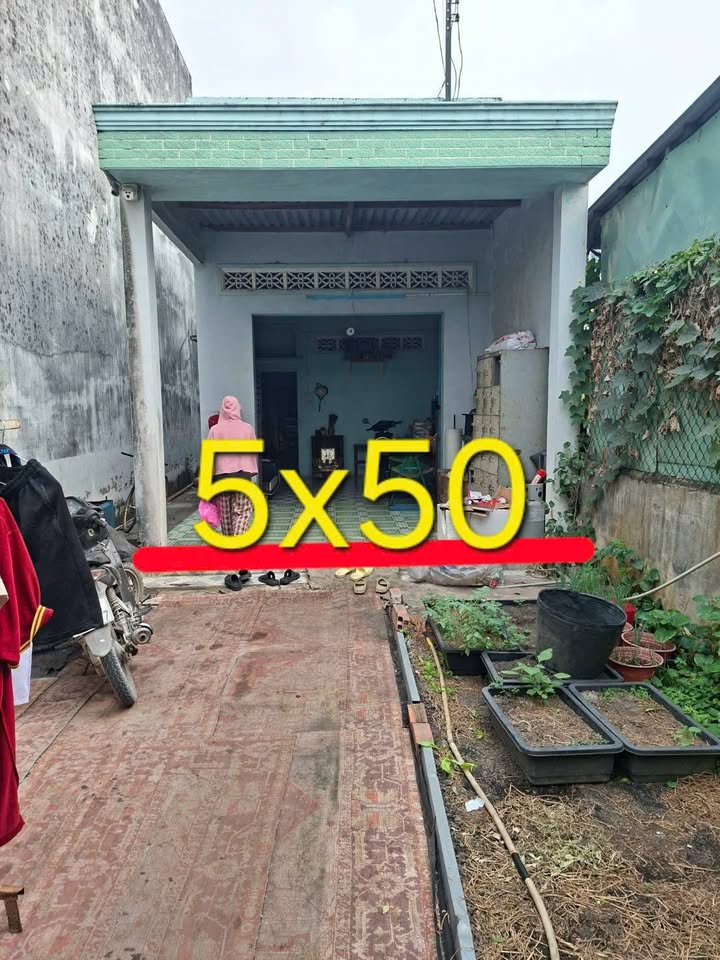 Mặt tiền TL824 Bến Lức 125m² Giá 5.1 Tỷ - Sổ Hồng Sẵn Sàng