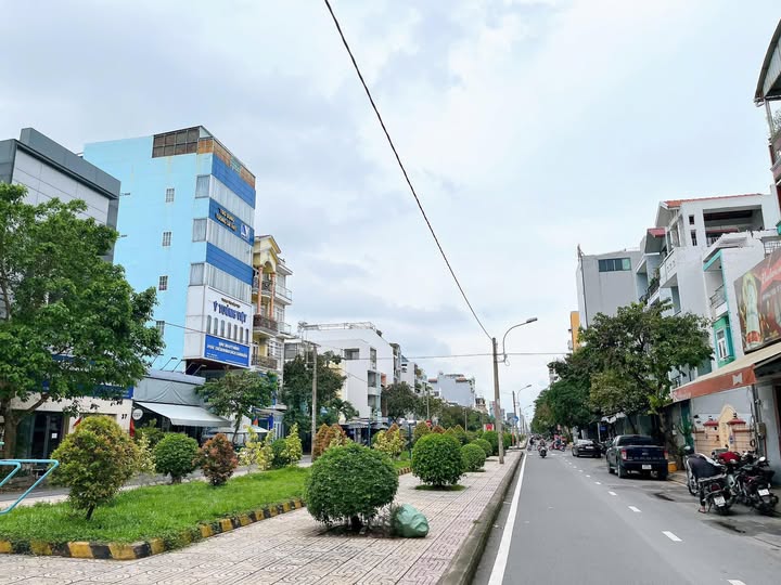 Nhà Mặt Tiền Hiền Vương Tân Phú 80m² Giá 10.4 Tỷ - View Công Viên