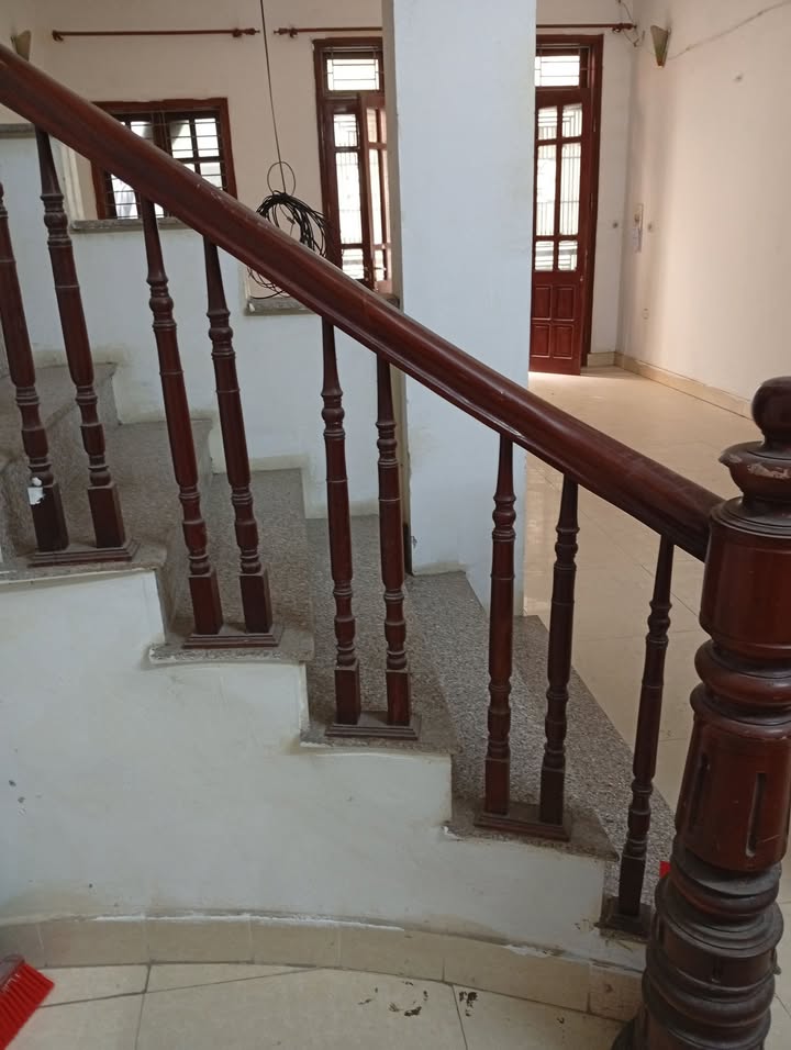 Nhà Nguyên Căn 3 Tầng Ngũ Hiệp, Thanh Trì - 4PN, Ngõ Ô Tô, 7 Triệu/Tháng