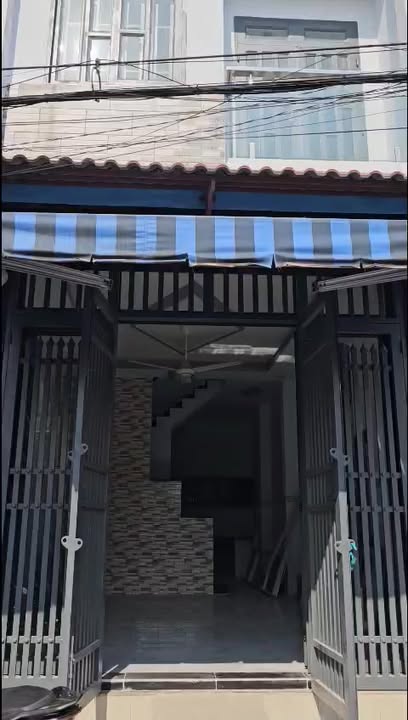 Nhà Mặt Tiền Hẻm Thông 40m² - 2 Tỷ 190 Triệu - Sẵn Sàng Vào Ở Ngay