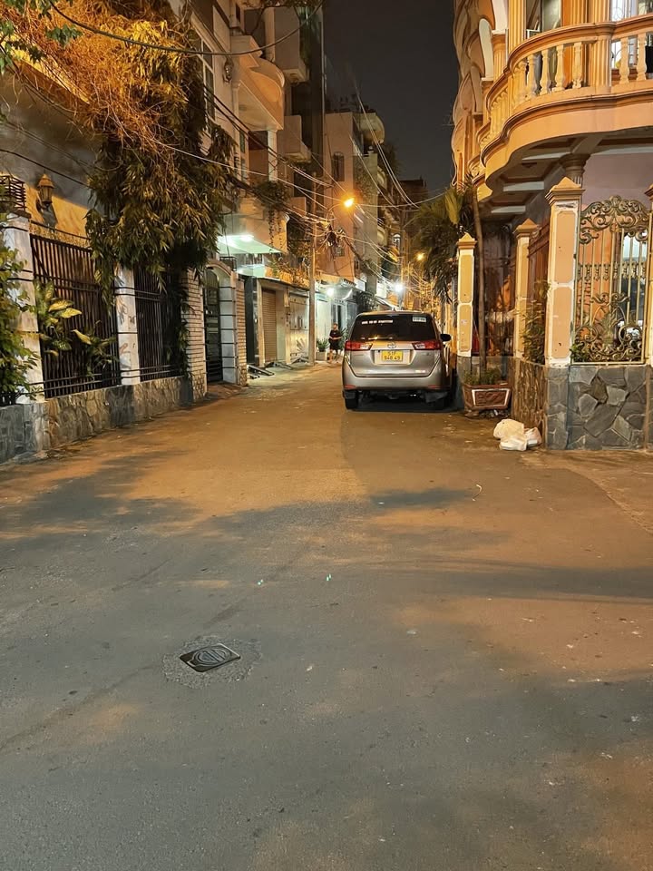 Nhà 2 Mặt Hẻm HXH Lạc Long Quân Tân Bình - 60m² Giá 6 Tỷ TL