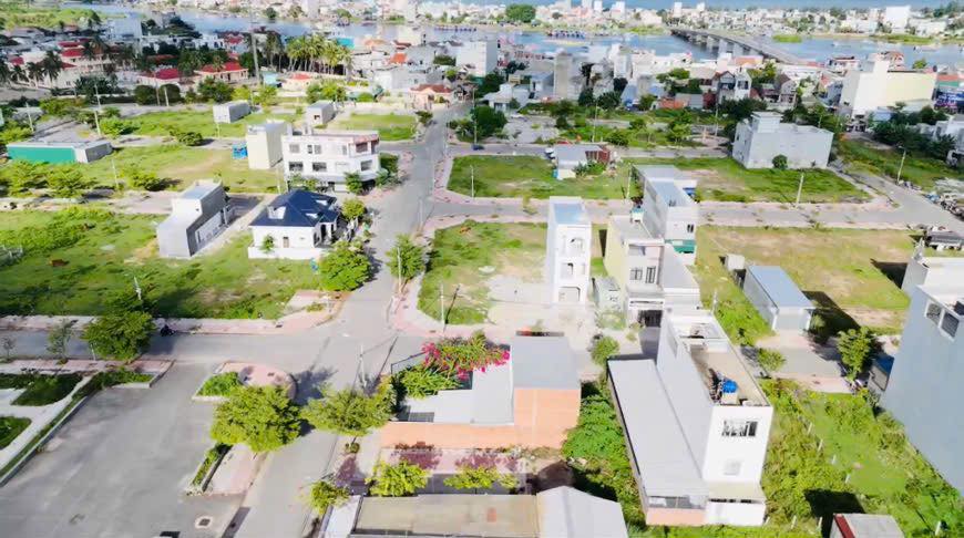 Đất nền 100m² mặt tiền đường Dung Quất-Sa Huỳnh, Bình Sơn - Giá 1.1 tỷ